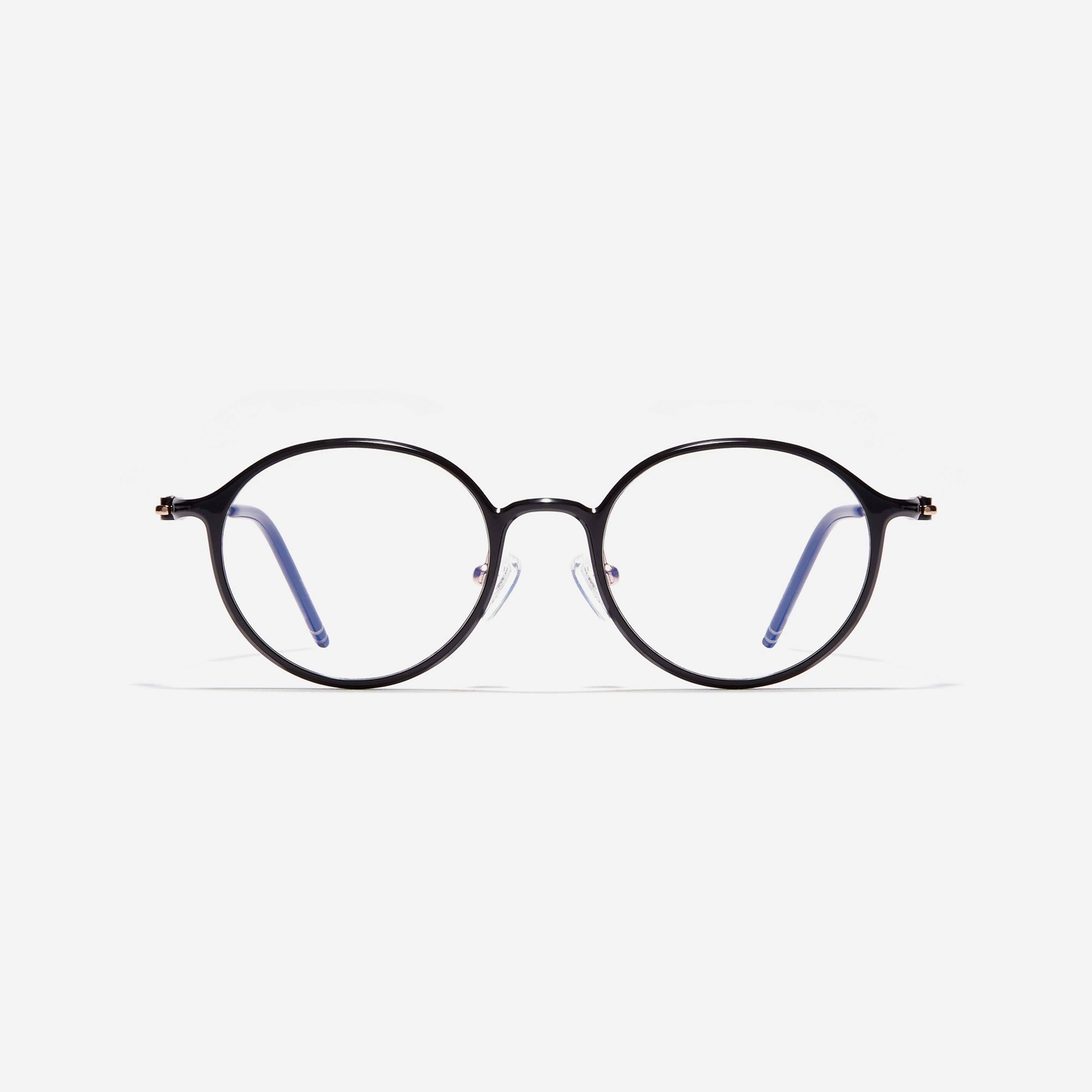 Junior Air R are newly introduced, ultra-lightweight, round junior eyeglasses by CARIN. Crafted from eco-friendly hypoallergenic materials sourced from the French company ARKEMA, these glasses offer robust durability that resists breakage. Incorporated with CARIN's patented anti-loosening hinge technology, these eyeglasses ensure a consistently comfortable fit.