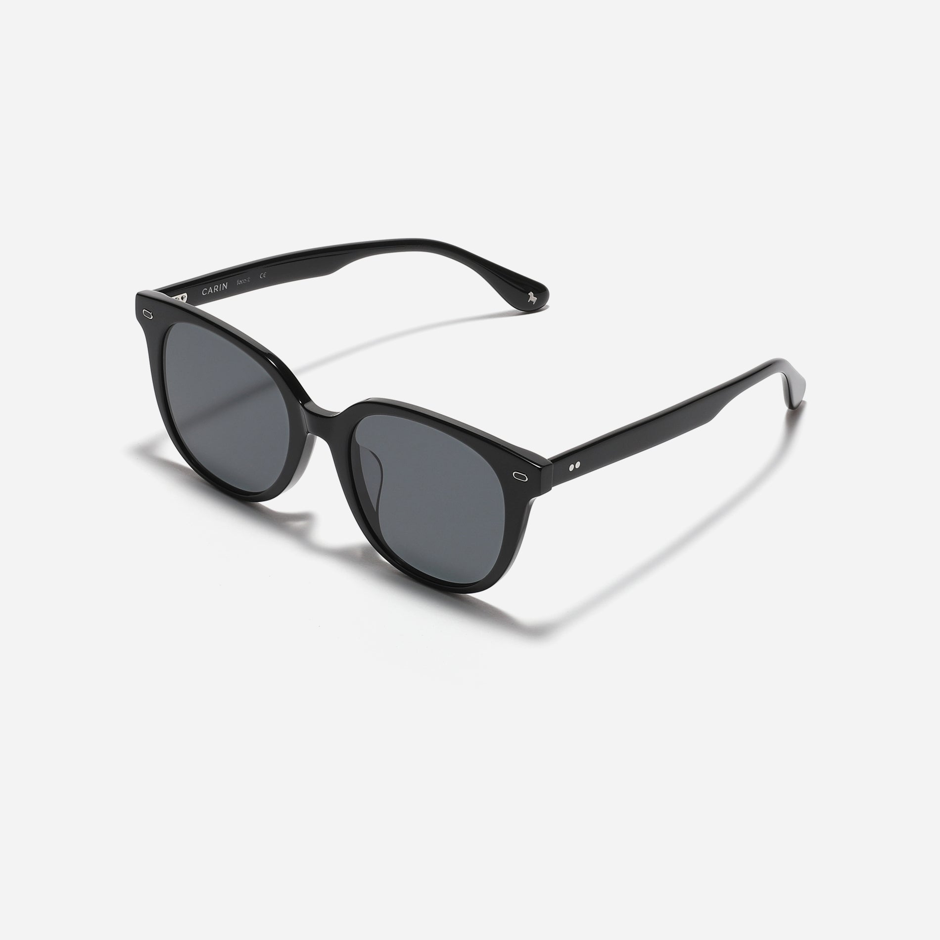 Square-shaped sunglasses from the Forest Line. With their soft form and stylish square frame, Bonnie offer a versatile and fashionable option for everyday wear, especially appealing to those new to sunglasses.