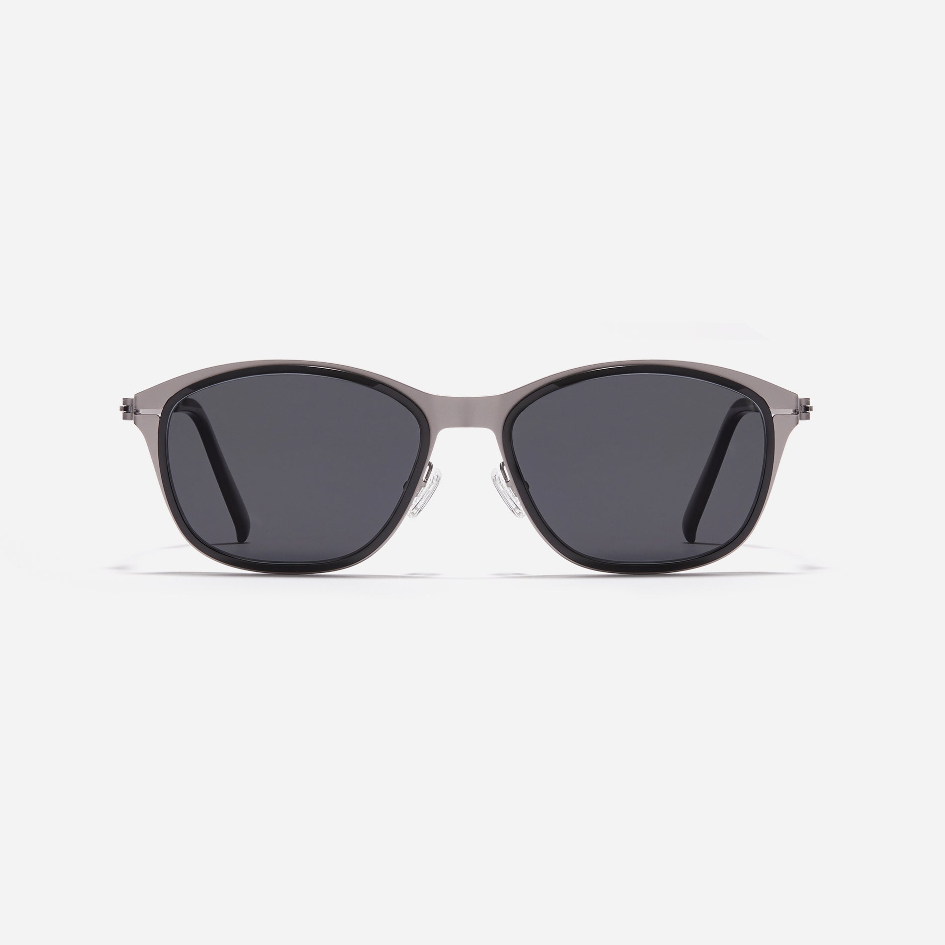 Square-shaped combination sunglasses from the POLARIZED line. With delicate acetate rims, metal temples, and patented screwless hinges, they ensure both durability and comfort. Borgarde features polarized lenses that block UV rays and reduce glare, providing clear vision for outdoor activities.