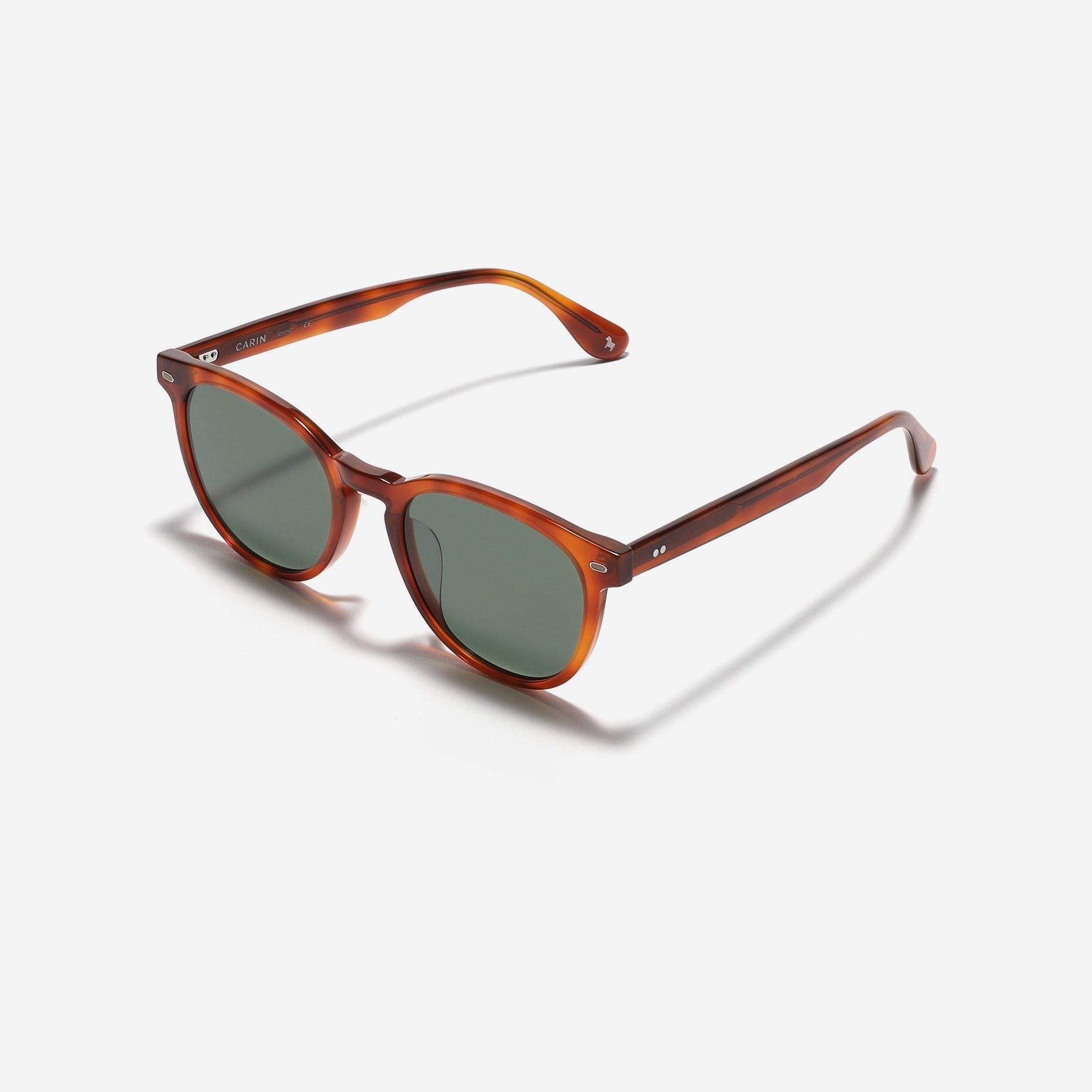 Round-shaped sunglasses from the Forest Line. With their soft form and stylish square frame, Connie offer a versatile and fashionable option for everyday wear, especially appealing to those new to sunglasses.