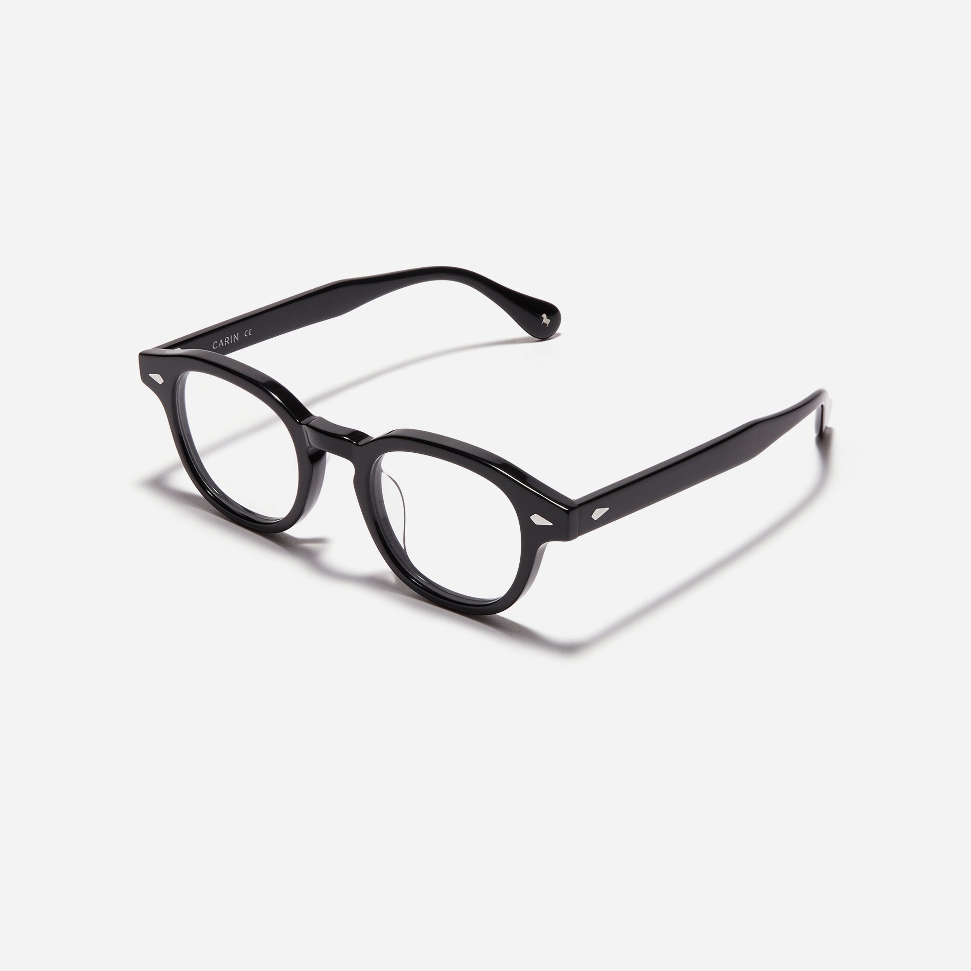 Round-shaped horn-rimmed eyeglasses featuring a sturdy and lightweight frame. Rena design incorporates dual lining on the tips to prevent slipping and ensure a consistently comfortable wearing experience.