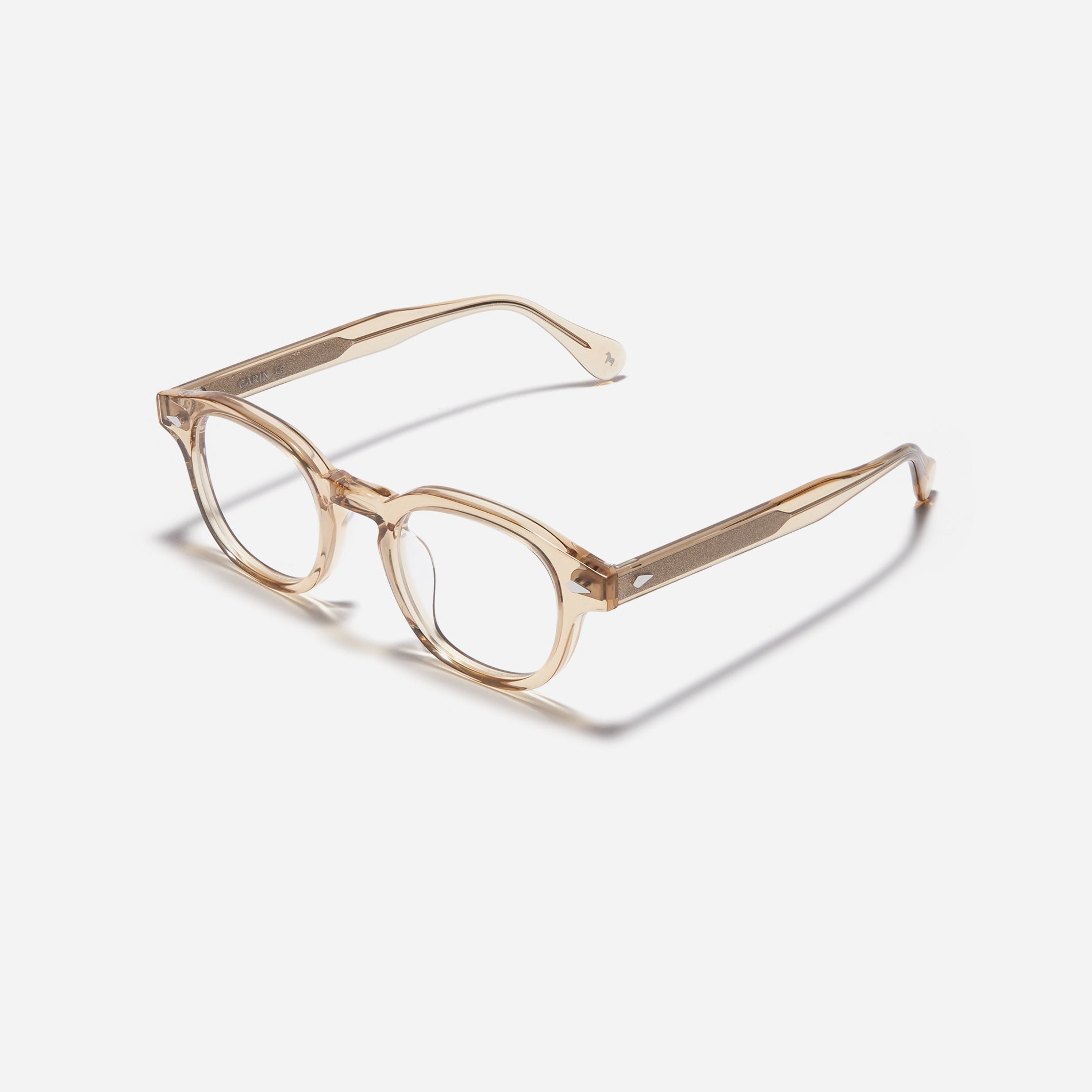 Round-shaped horn-rimmed eyeglasses featuring a sturdy and lightweight frame. Rena design incorporates dual lining on the tips to prevent slipping and ensure a consistently comfortable wearing experience.