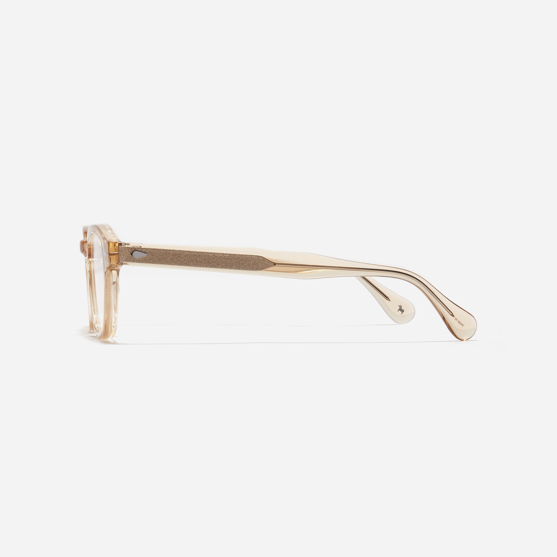 Round-shaped horn-rimmed eyeglasses featuring a sturdy and lightweight frame. Rena design incorporates dual lining on the tips to prevent slipping and ensure a consistently comfortable wearing experience.