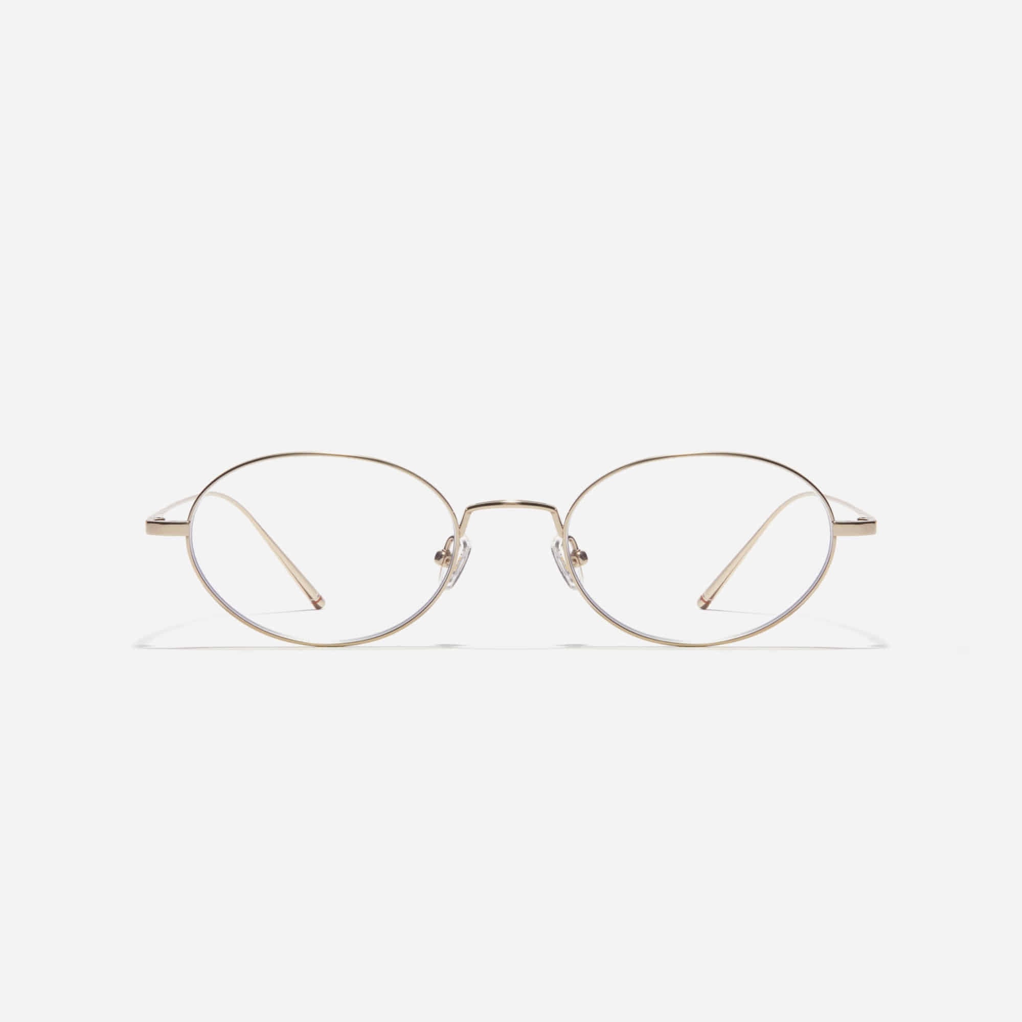 Gus O is an oval full-metal optical frame featuring a dual-rim construction, making it ideal for high-prescription lenses. Crafted from pure titanium, it offers a lightweight and comfortable fit.