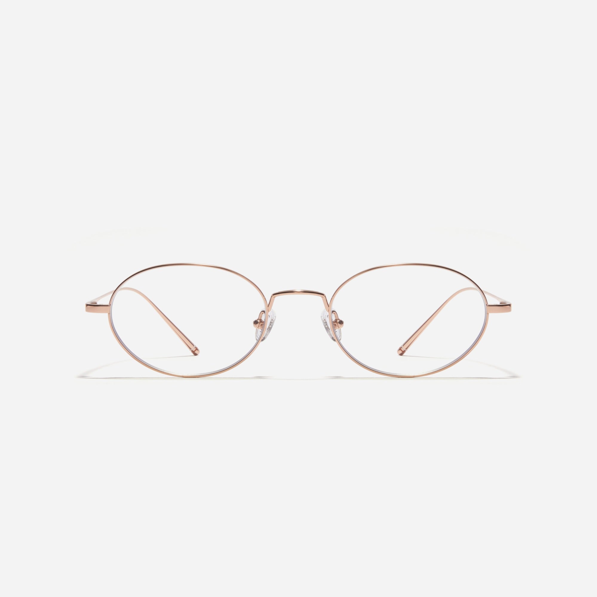 Gus O is an oval full-metal optical frame featuring a dual-rim construction, making it ideal for high-prescription lenses. Crafted from pure titanium, it offers a lightweight and comfortable fit.