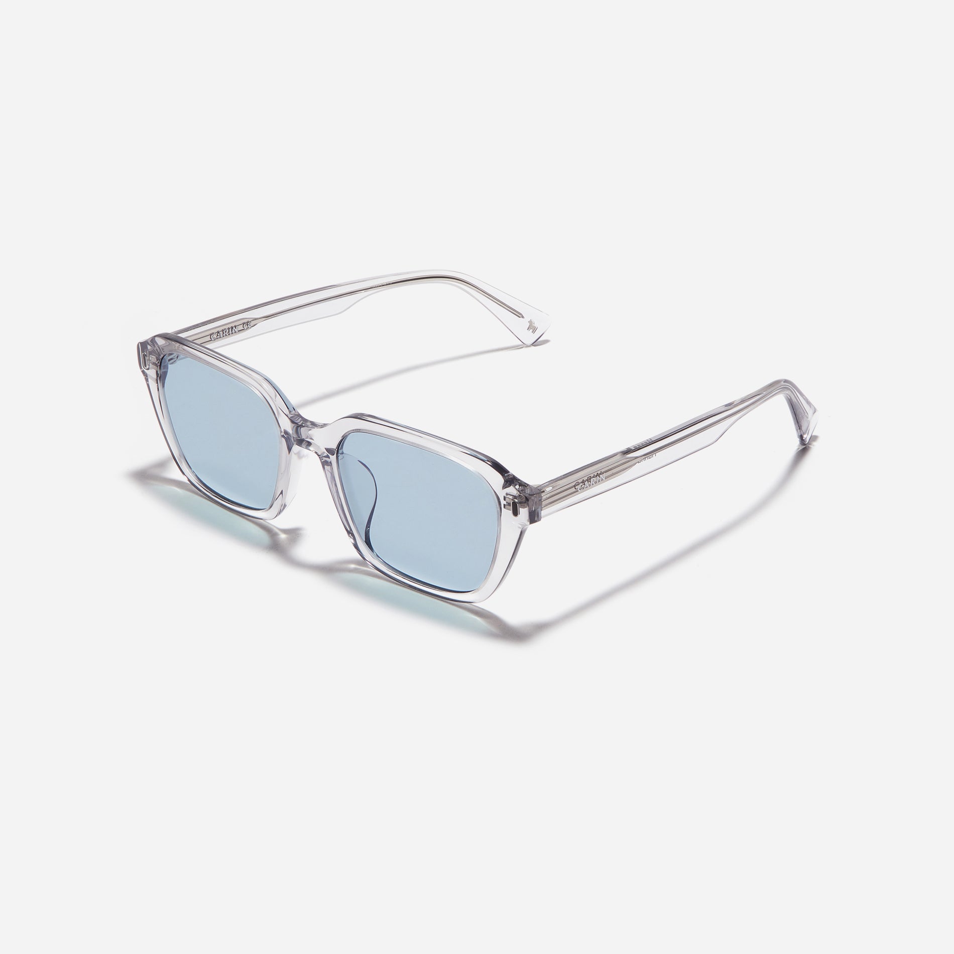 Square-shaped petite frame sunglasses accentuated with retro color details and a sleek narrow rim style. 