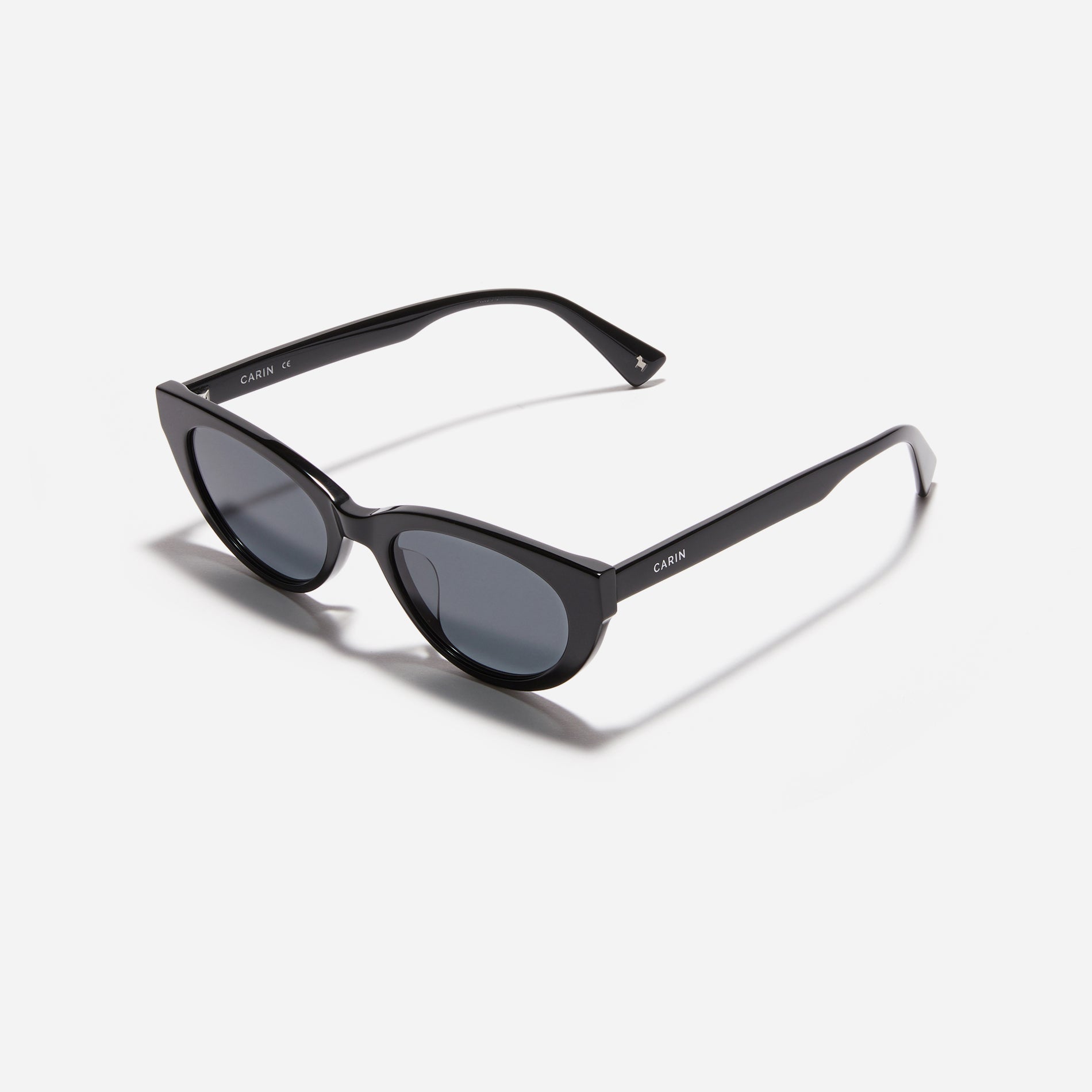 Embrace '90s-inspired design with a trendy narrow rim, cat-eye shape, and stylish color palette. Meet Kendall Black and Leopard frames, meticulously crafted from durable compressed acetate.