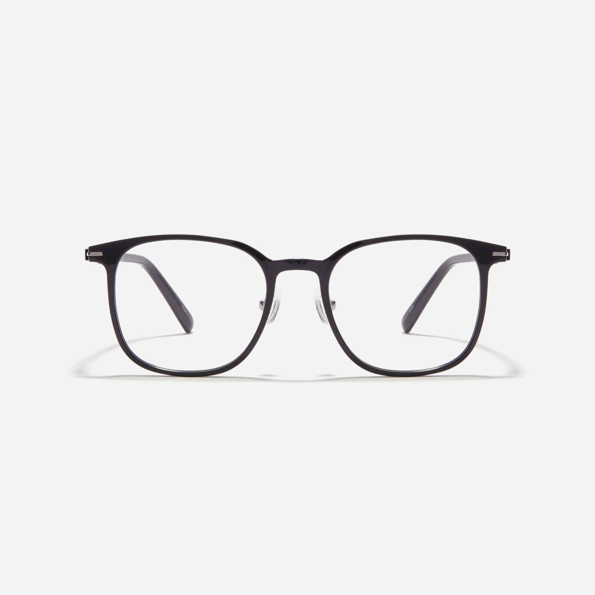 Nils B is a box-shaped combination optical frame from the Forest Line. Featuring a bio-plastic front and Ultem temples, it offers a lightweight, comfortable fit with a classic aesthetic.